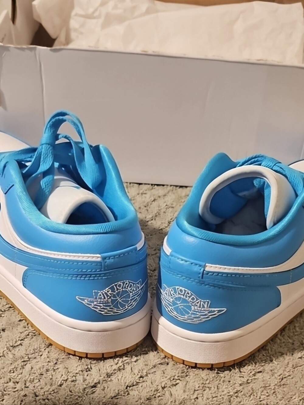 NIB! Women's Nike Air Jordan 1 Low Sneakers - Size 9 - Picture 3 of 6